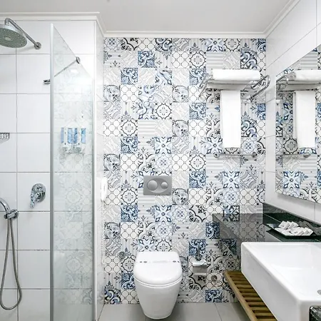 Готель Sun Heaven Family &