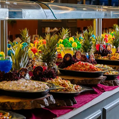 Sun Heaven Family & Готель