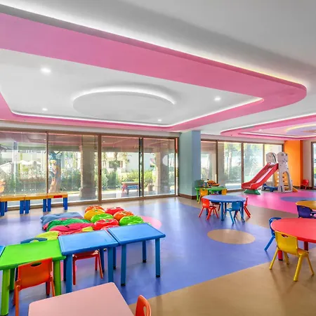 Готель Sun Heaven Family &